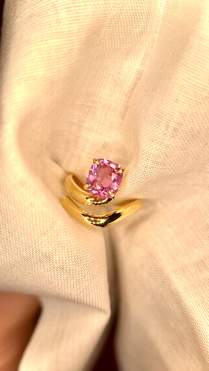 Spiral Pink Saphire ring