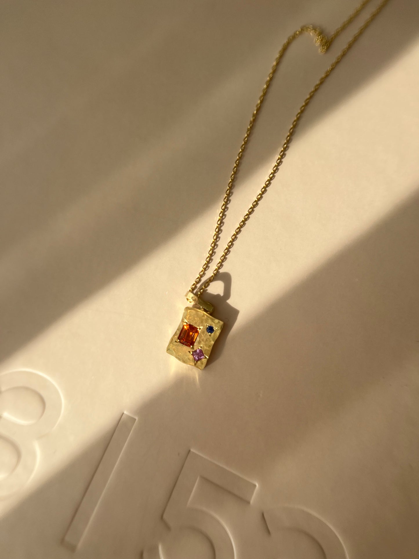 Pendant with Saphire